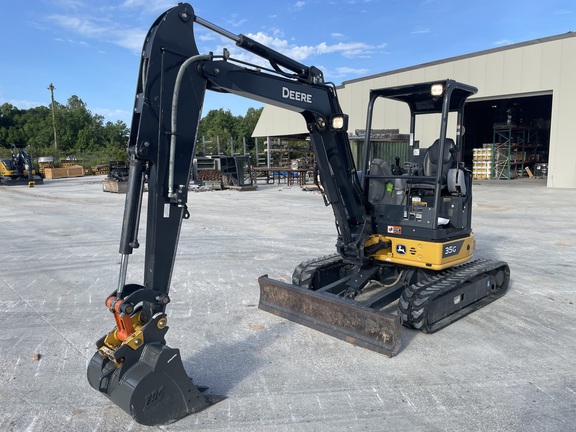 Photo of a 2022 John Deere 35G