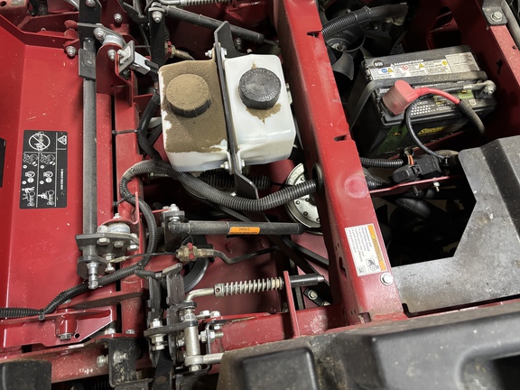 Used 2024 Ferris 5902064 / ISX3300 Zero Turn Mowers at Koenig Equipment in Urbana, OH - Photo19