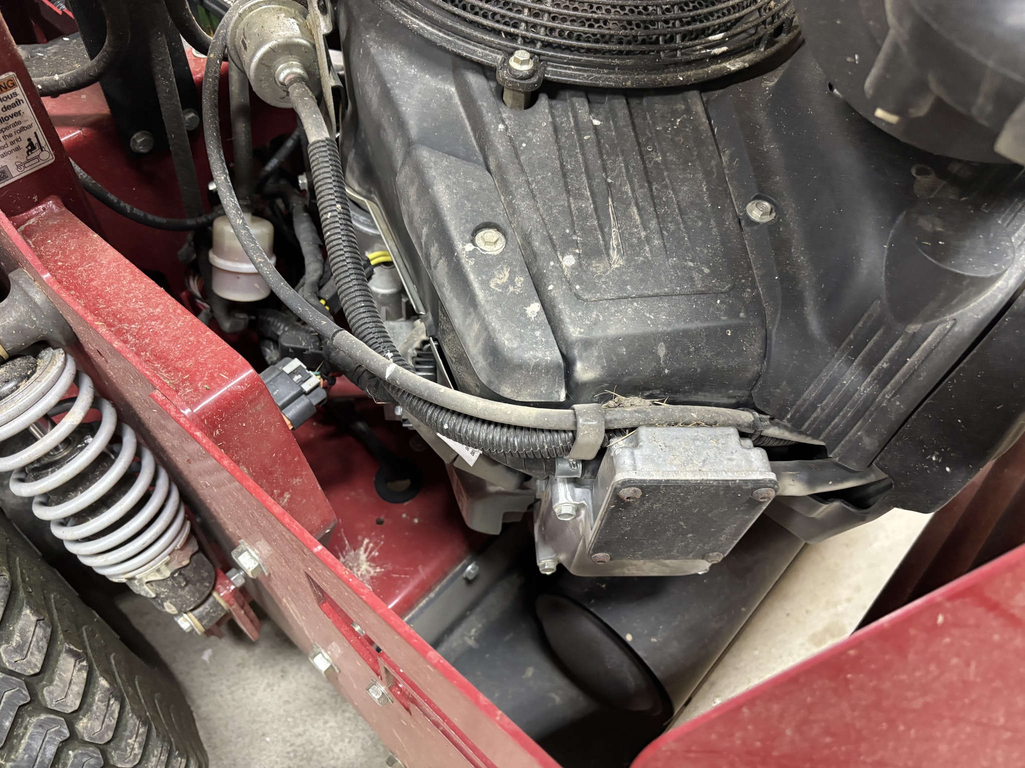 Used 2024 Ferris 5902064 / ISX3300 Zero Turn Mowers at Koenig Equipment in Urbana, OH - PhotoXL20