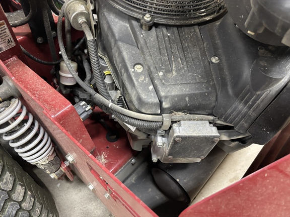 Used 2024 Ferris 5902064 / ISX3300 Zero Turn Mowers at Koenig Equipment in Urbana, OH - Photo20