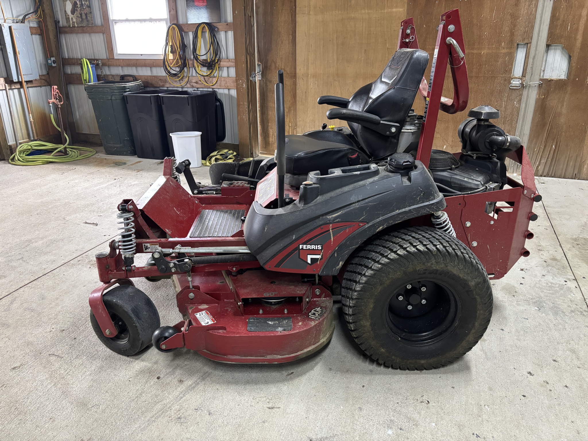 Used 2024 Ferris 5902064 / ISX3300 Zero Turn Mowers at Koenig Equipment in Urbana, OH - PhotoXL2