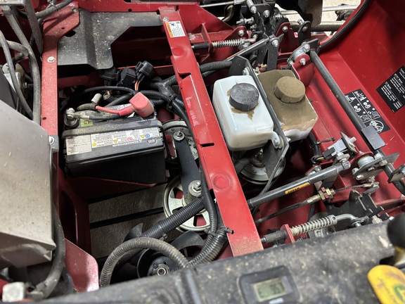 Used 2024 Ferris 5902064 / ISX3300 Zero Turn Mowers at Koenig Equipment in Urbana, OH - Photo23