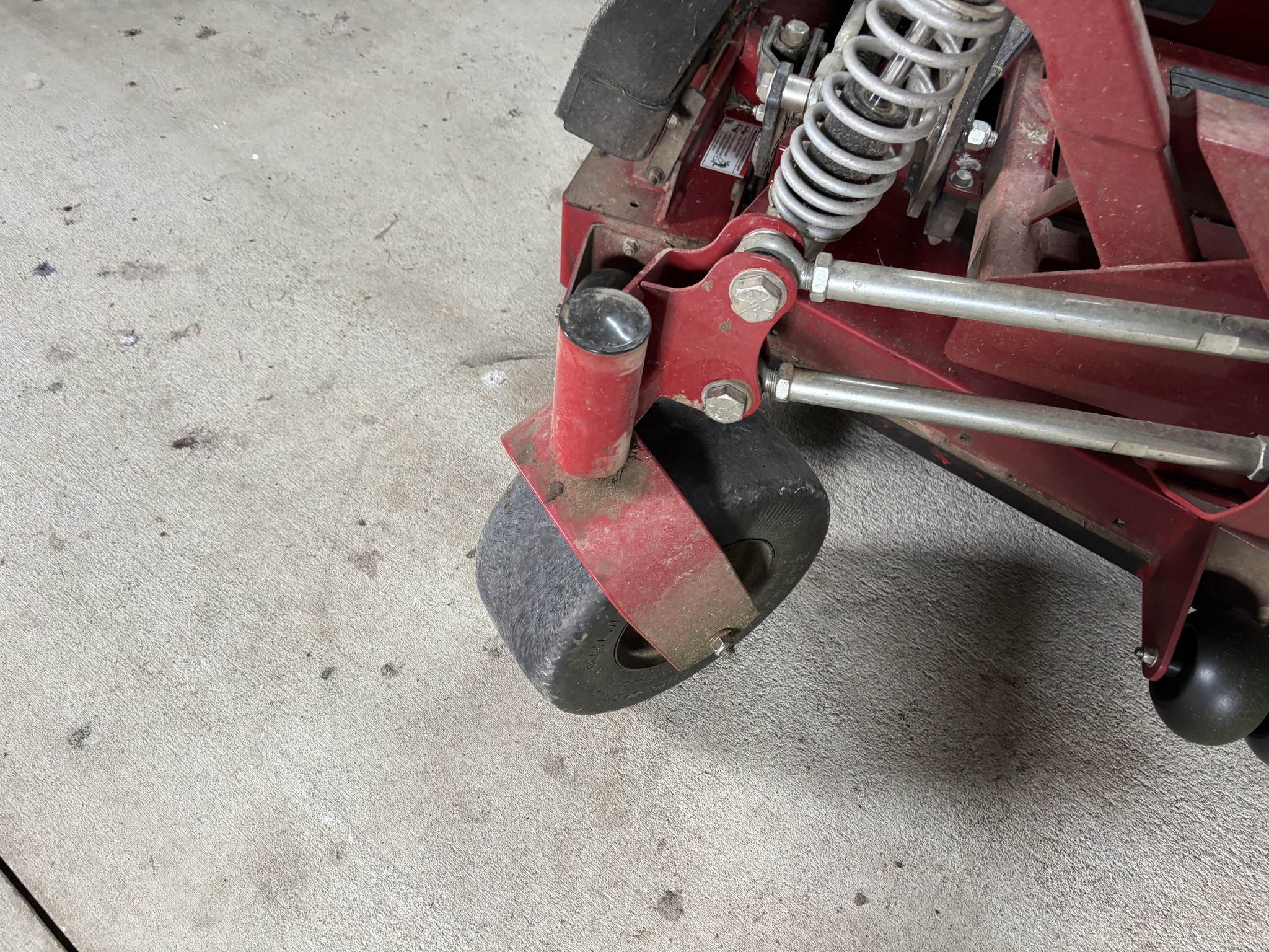 Used 2024 Ferris 5902064 / ISX3300 Zero Turn Mowers at Koenig Equipment in Urbana, OH - PhotoXL18
