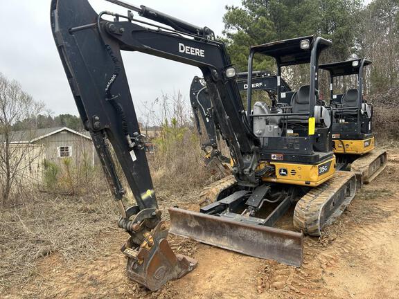 Photo of a 2022 John Deere 35G