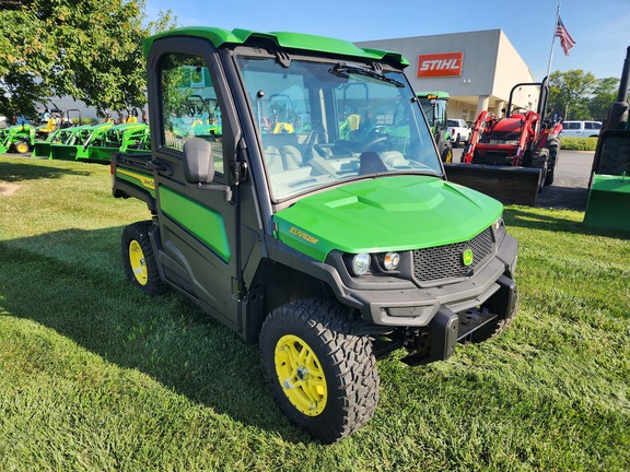 2023 John-Deere XUV 835R