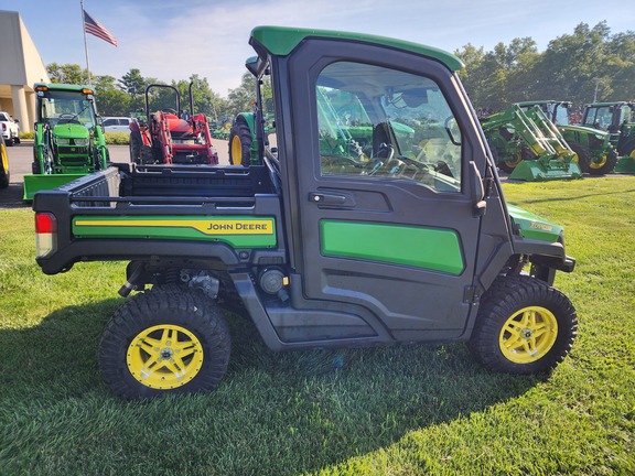 2023 John-Deere XUV 835R
