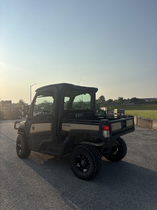 2023 John-Deere XUV835M HVAC Cab