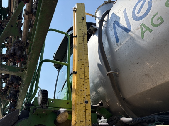 Used 2021 John Deere R4044 Self Propelled Sprayers at Horizon Ag & Turf in Vermilion, AB - Photo8