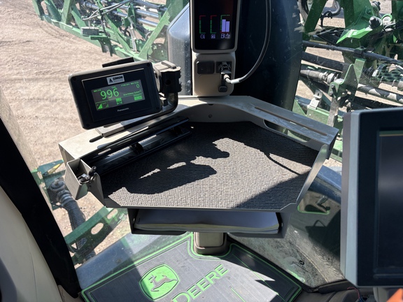 Used 2021 John Deere R4044 Self Propelled Sprayers at Horizon Ag & Turf in Vermilion, AB - Photo26