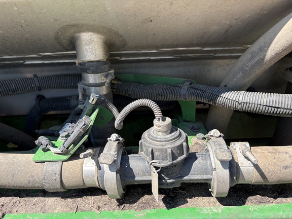 Used 2021 John Deere R4044 Self Propelled Sprayers at Horizon Ag & Turf in Vermilion, AB - Photo28