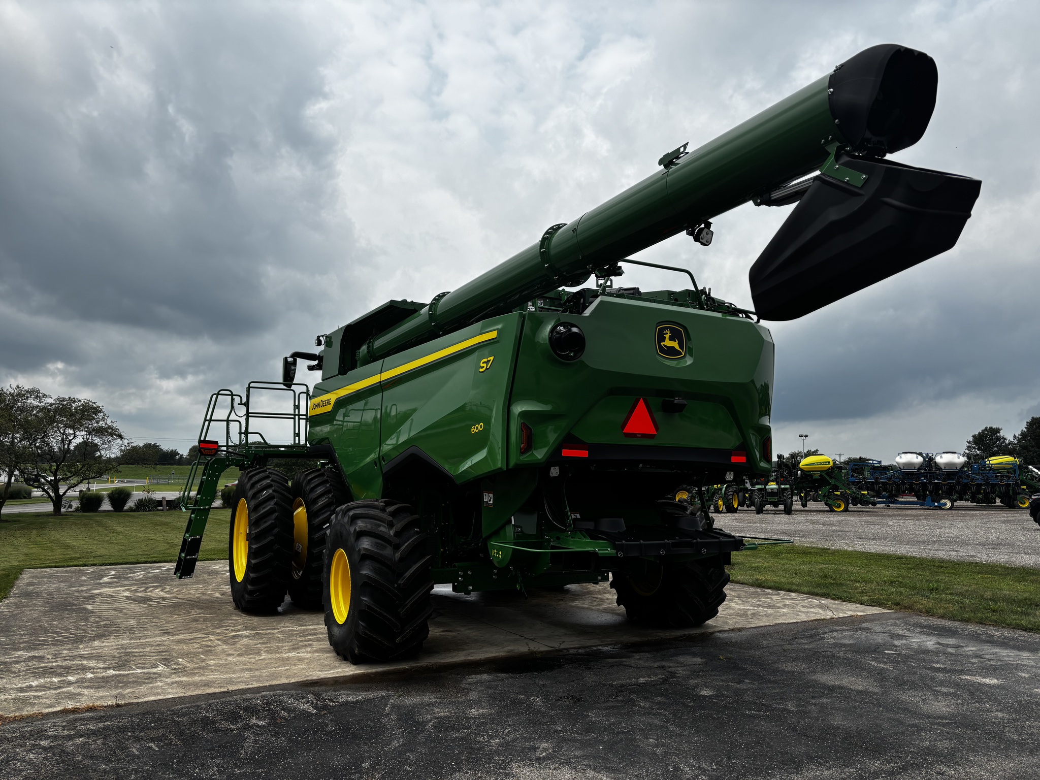 New In-Stock 2026 John Deere S7 600 Combines at Koenig Equipment in Anna, OH - PhotoXL1