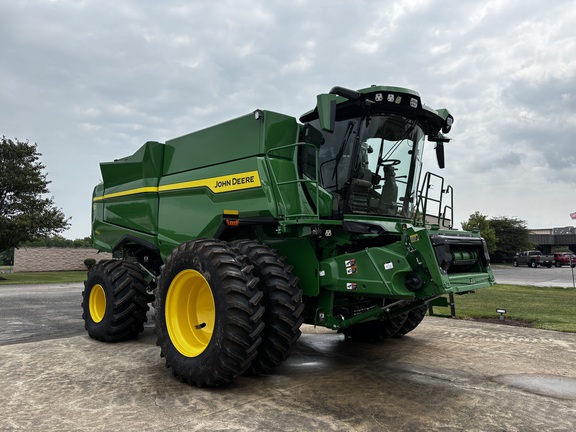 New In-Stock 2026 John Deere S7 600 Combines at Koenig Equipment in Anna, OH - Photo4