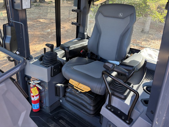 2025 John Deere 450 P LGP