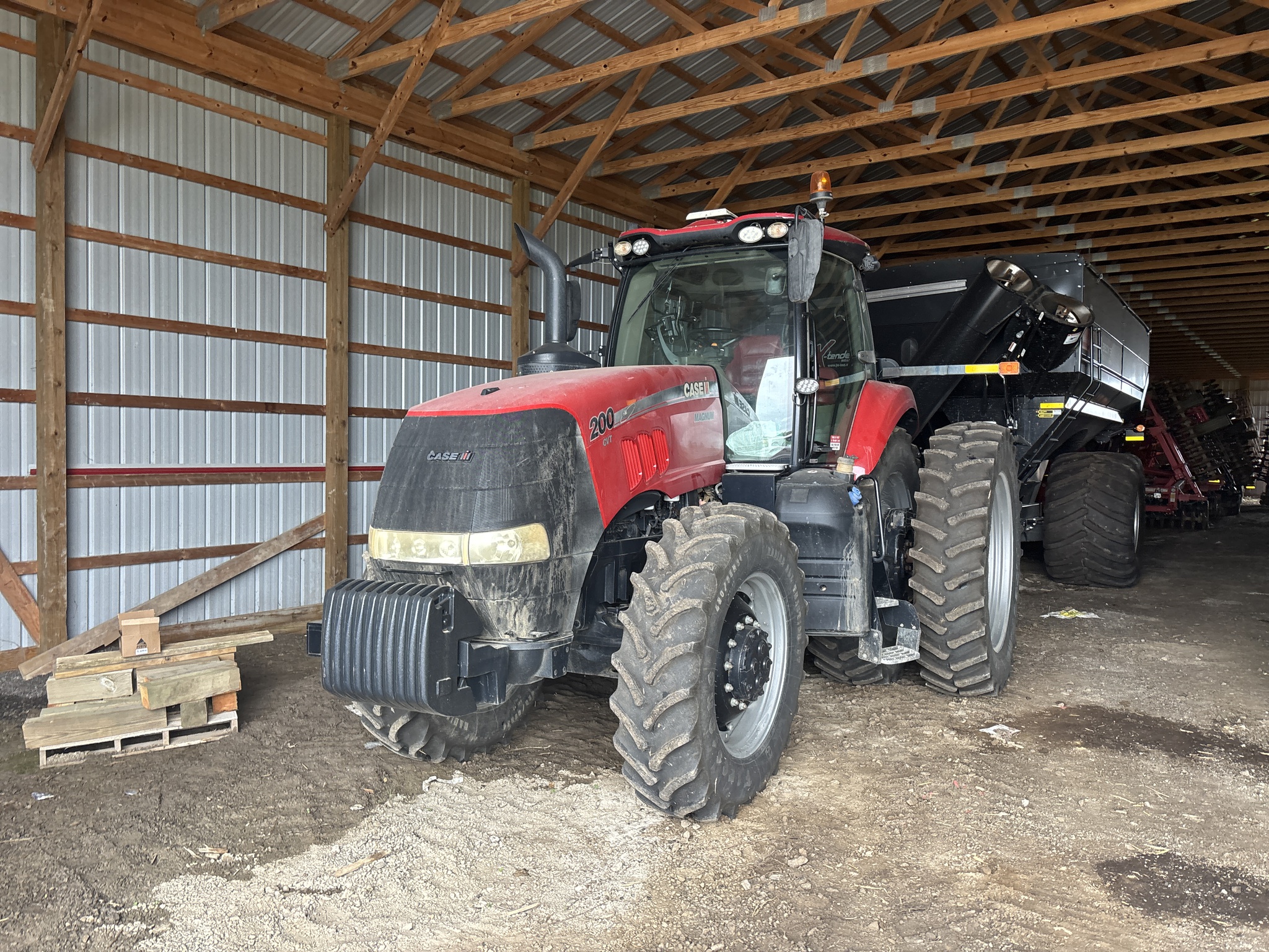 Used 2018 Case IH Magnum 200 Row Crop Tractors at Koenig Equipment in Anna, OH - PhotoXL4