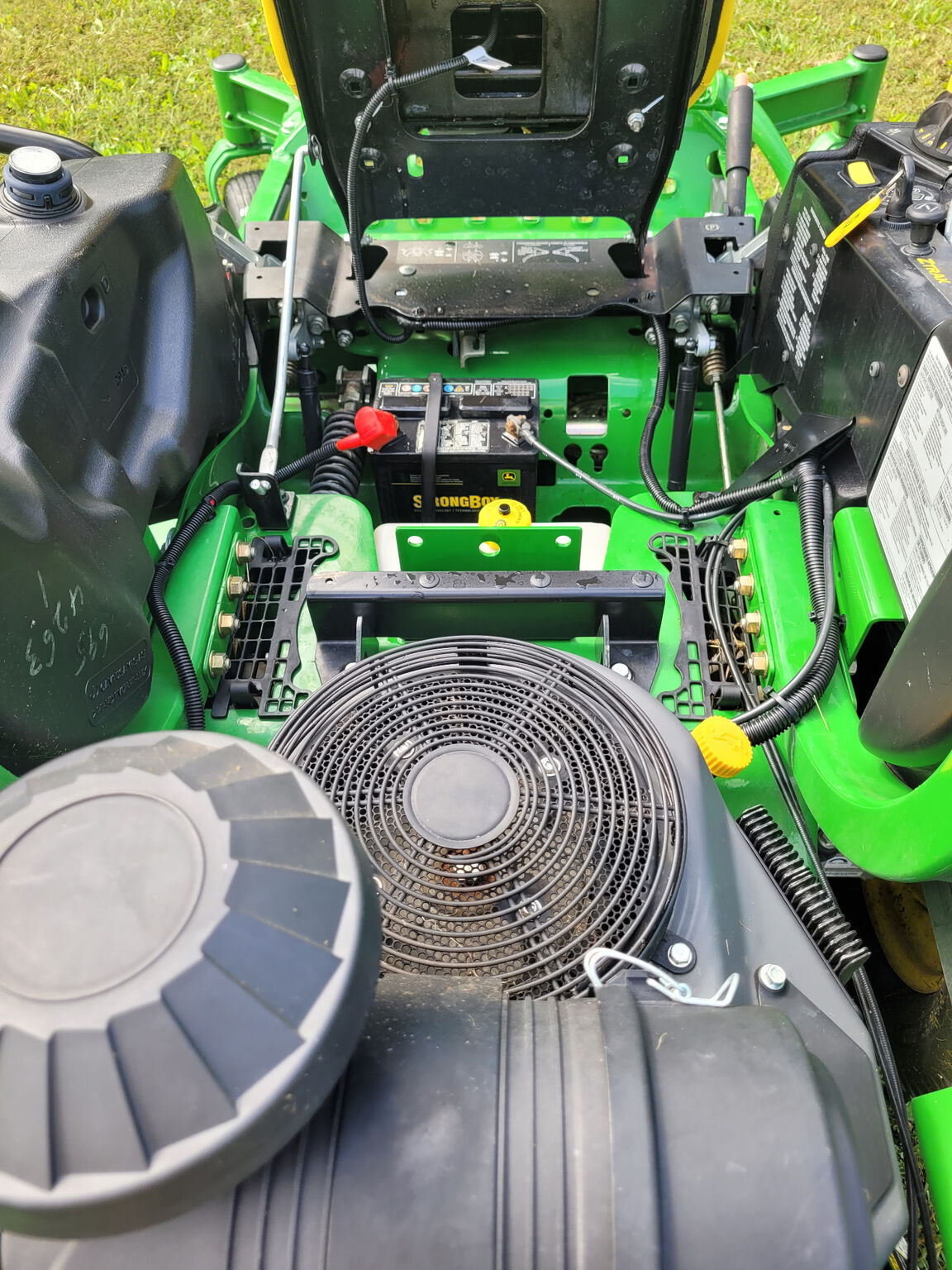 Used 2016 John Deere Z950M Zero Turn Mowers at Koenig Equipment in Urbana, OH - PhotoXL11