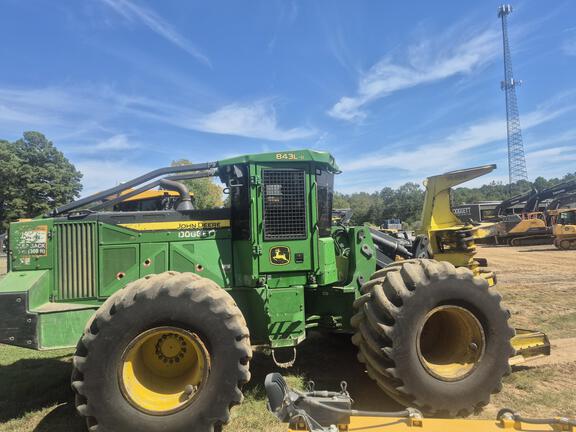 2022 John Deere 843L