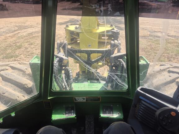 2022 John Deere 843L