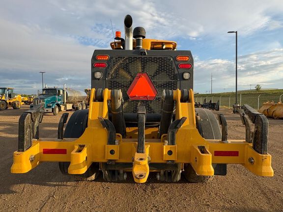 2021 John Deere 772G