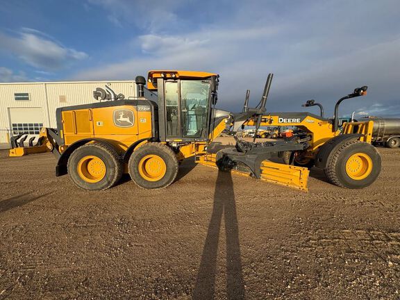 2021 John Deere 772G