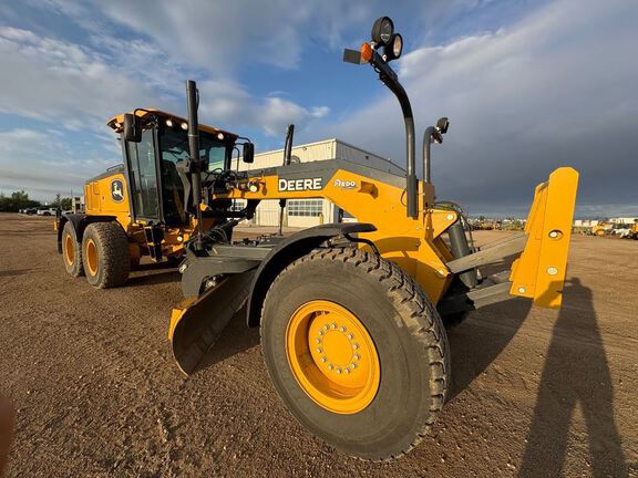 2021 John Deere 772G