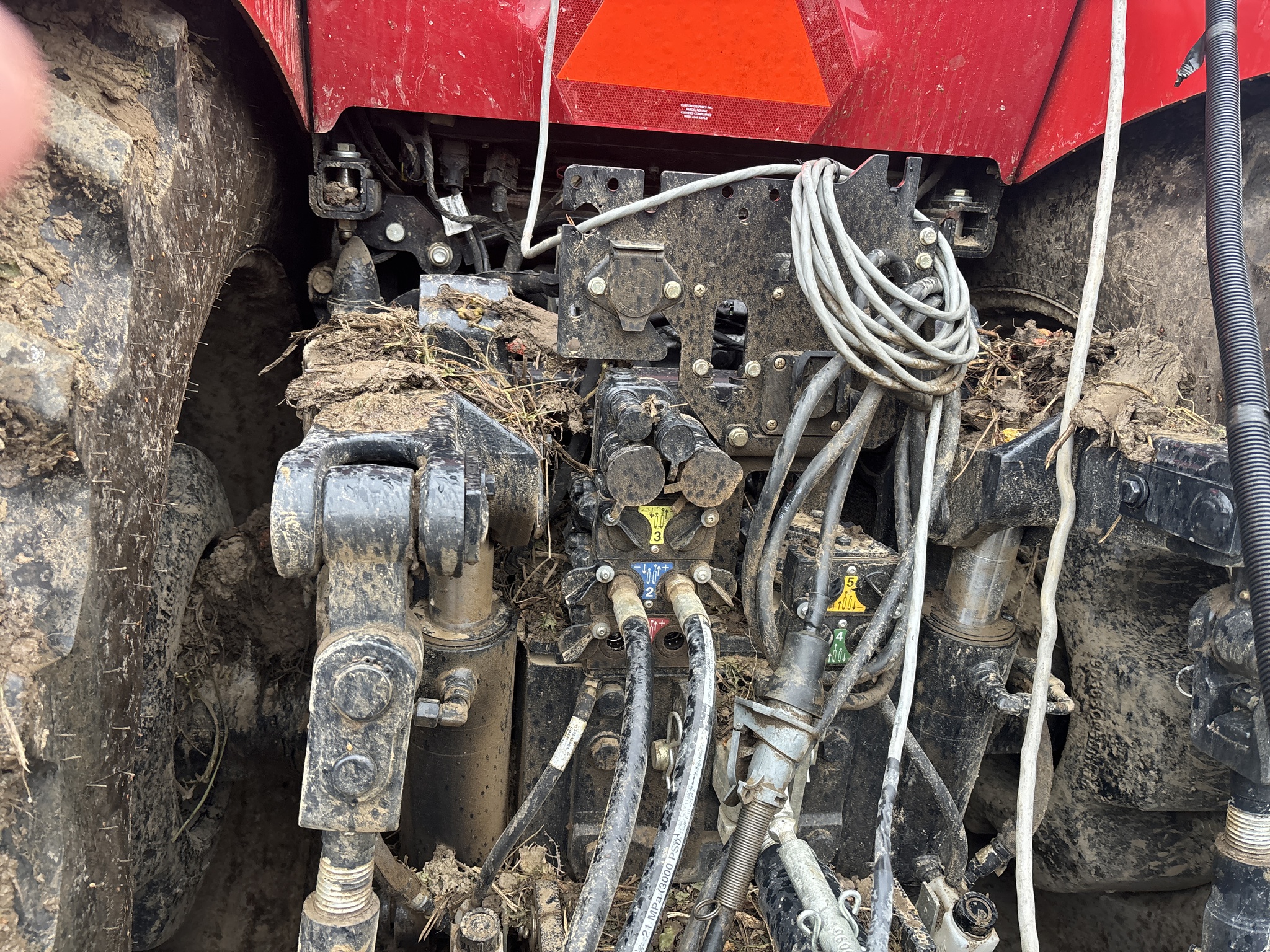 Used 2021 Case IH Magnum 280 AFS Row Crop Tractors at Koenig Equipment in Anna, OH - PhotoXL13