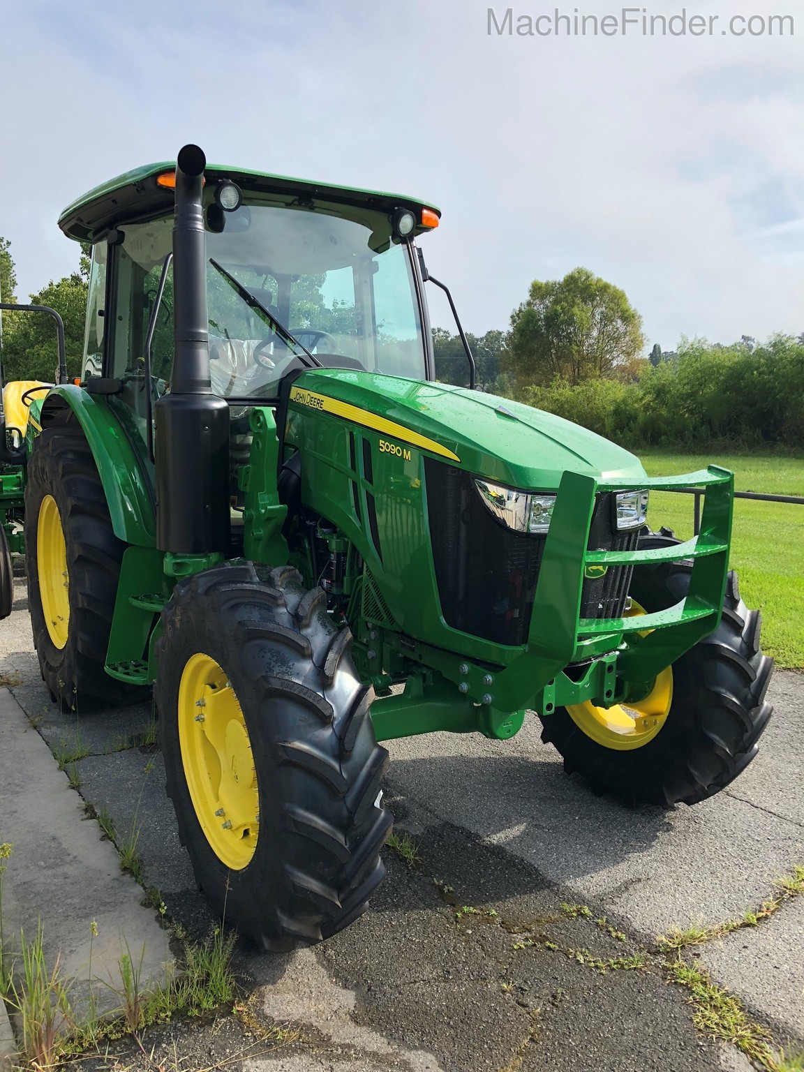 2020 John Deere 5090M Image 2