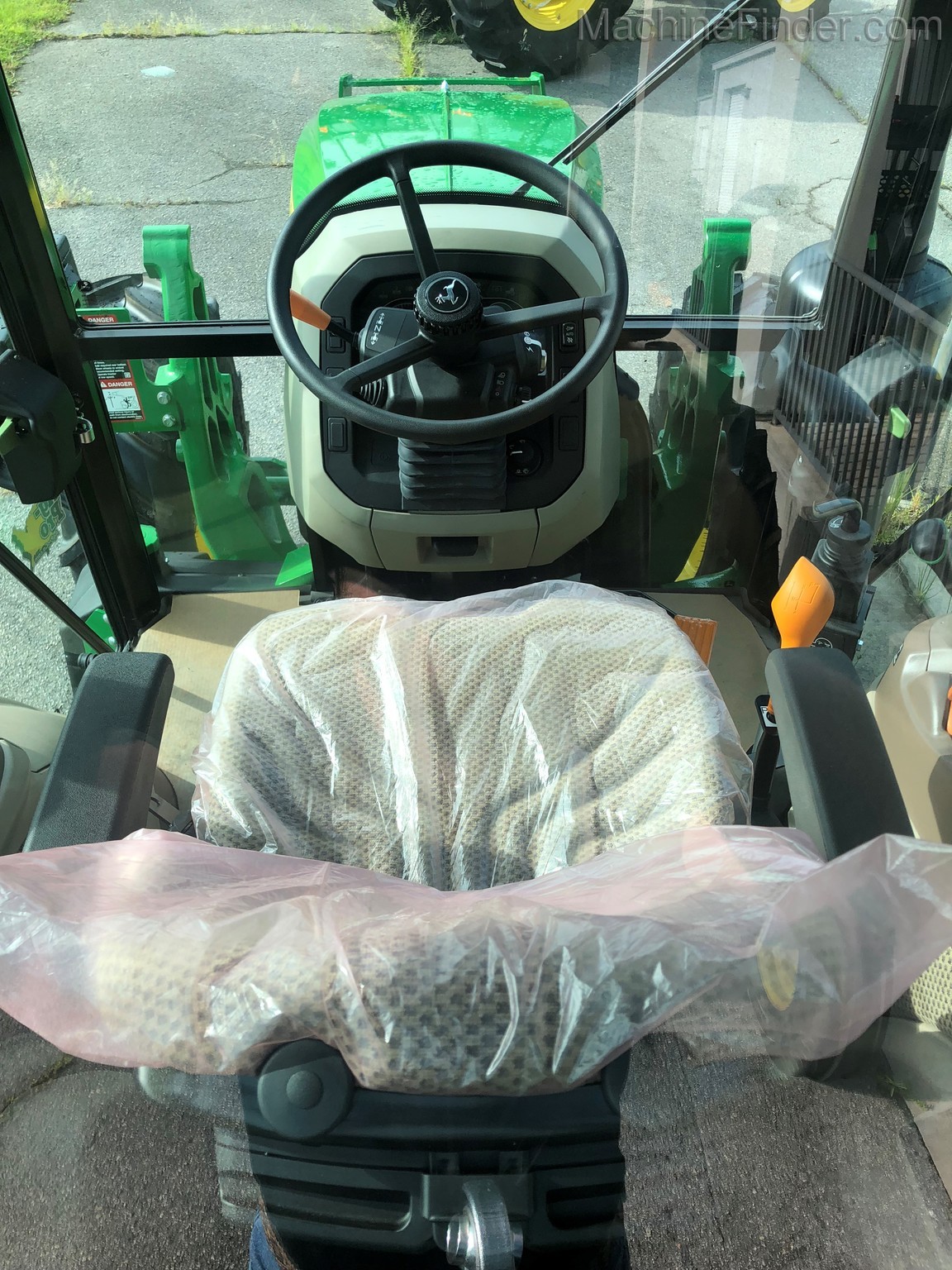 2020 John Deere 5090M Image 6
