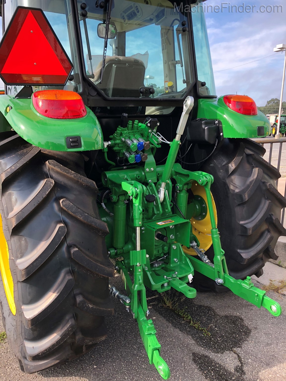 2020 John Deere 5090M Image 4