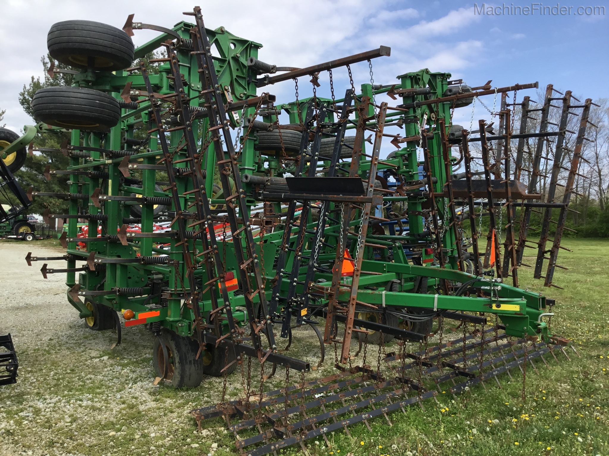 2007 John Deere 2210 Image 5