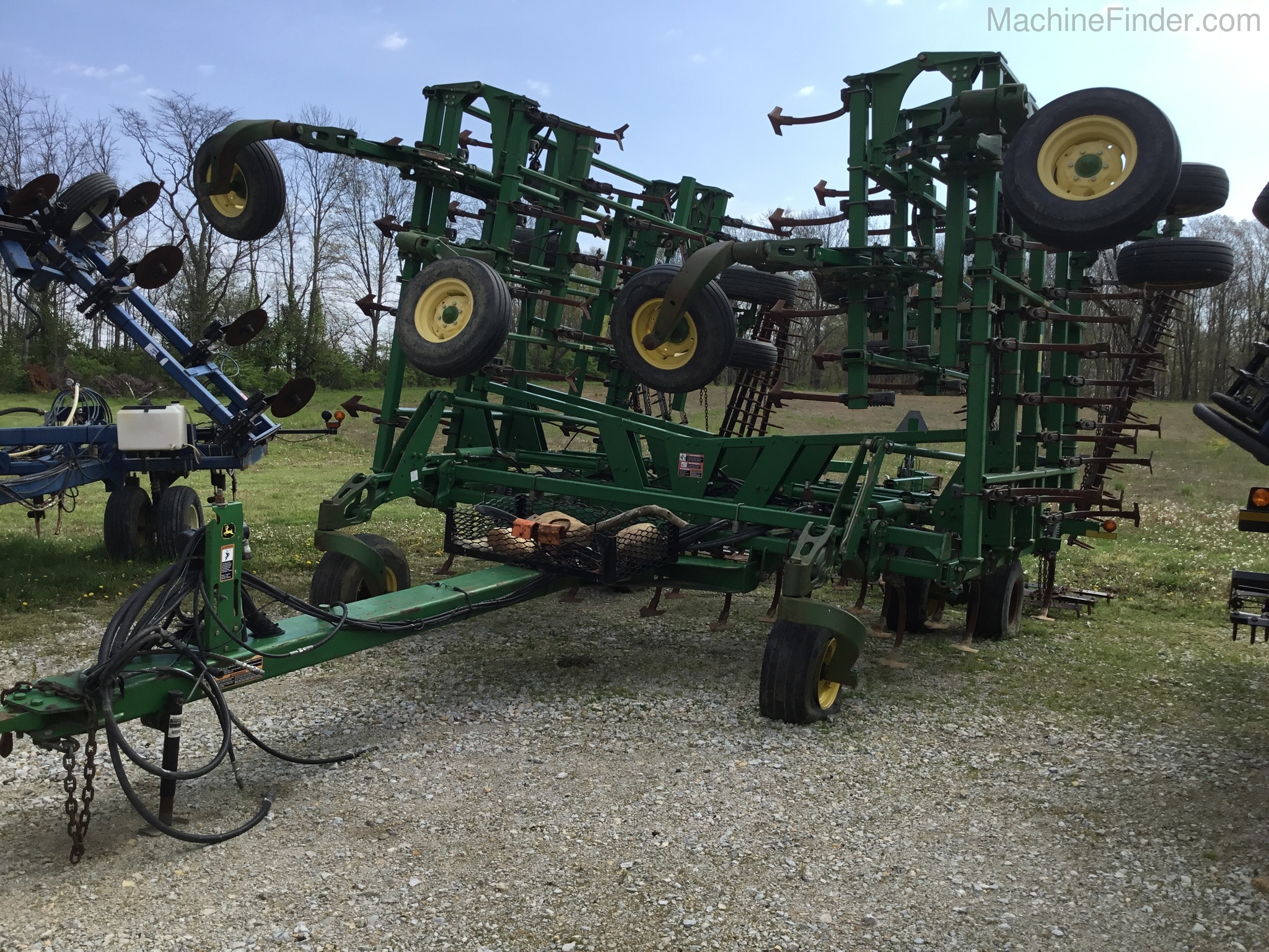 2007 John Deere 2210 Image 1