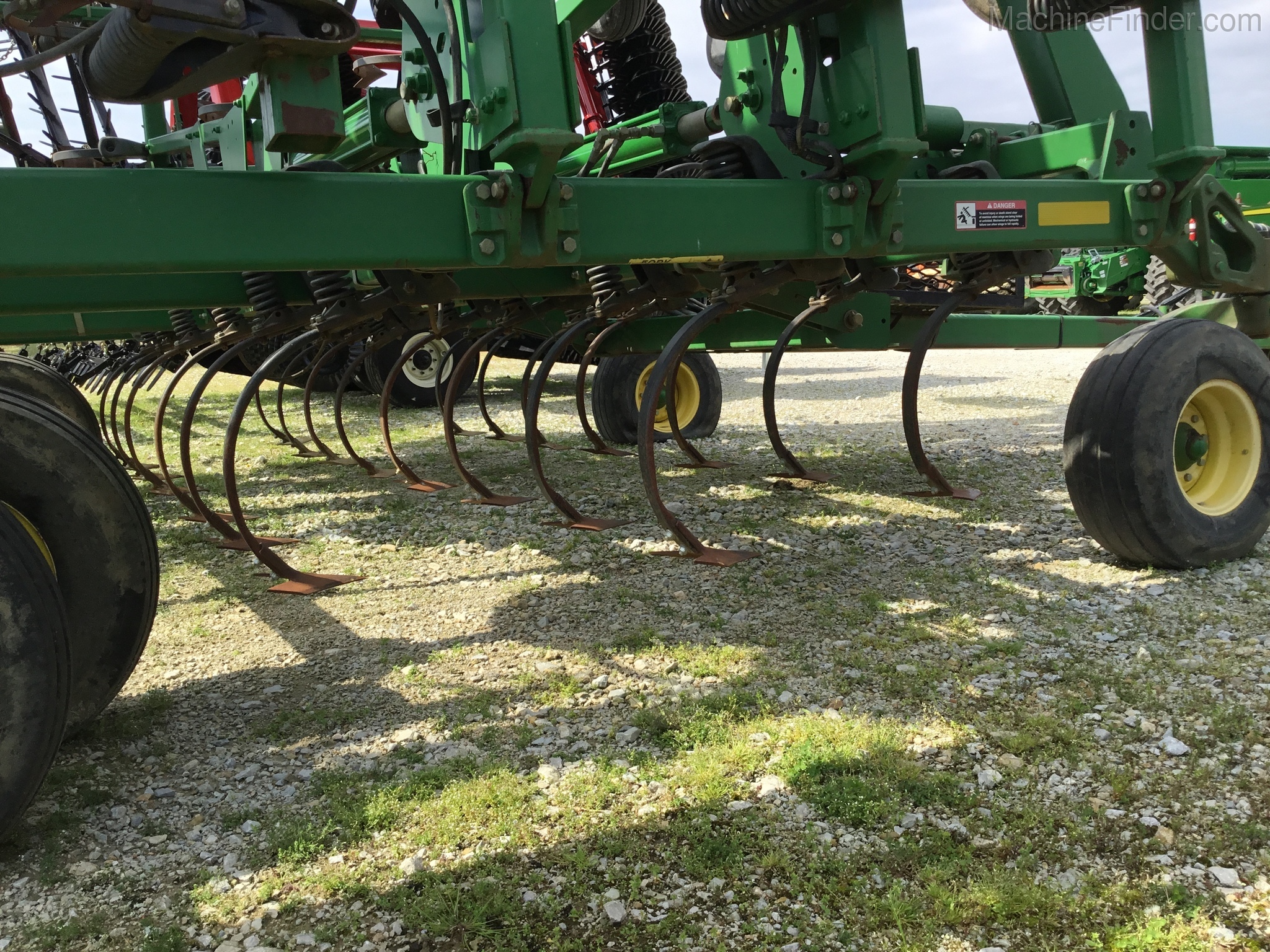 2007 John Deere 2210 Image 8