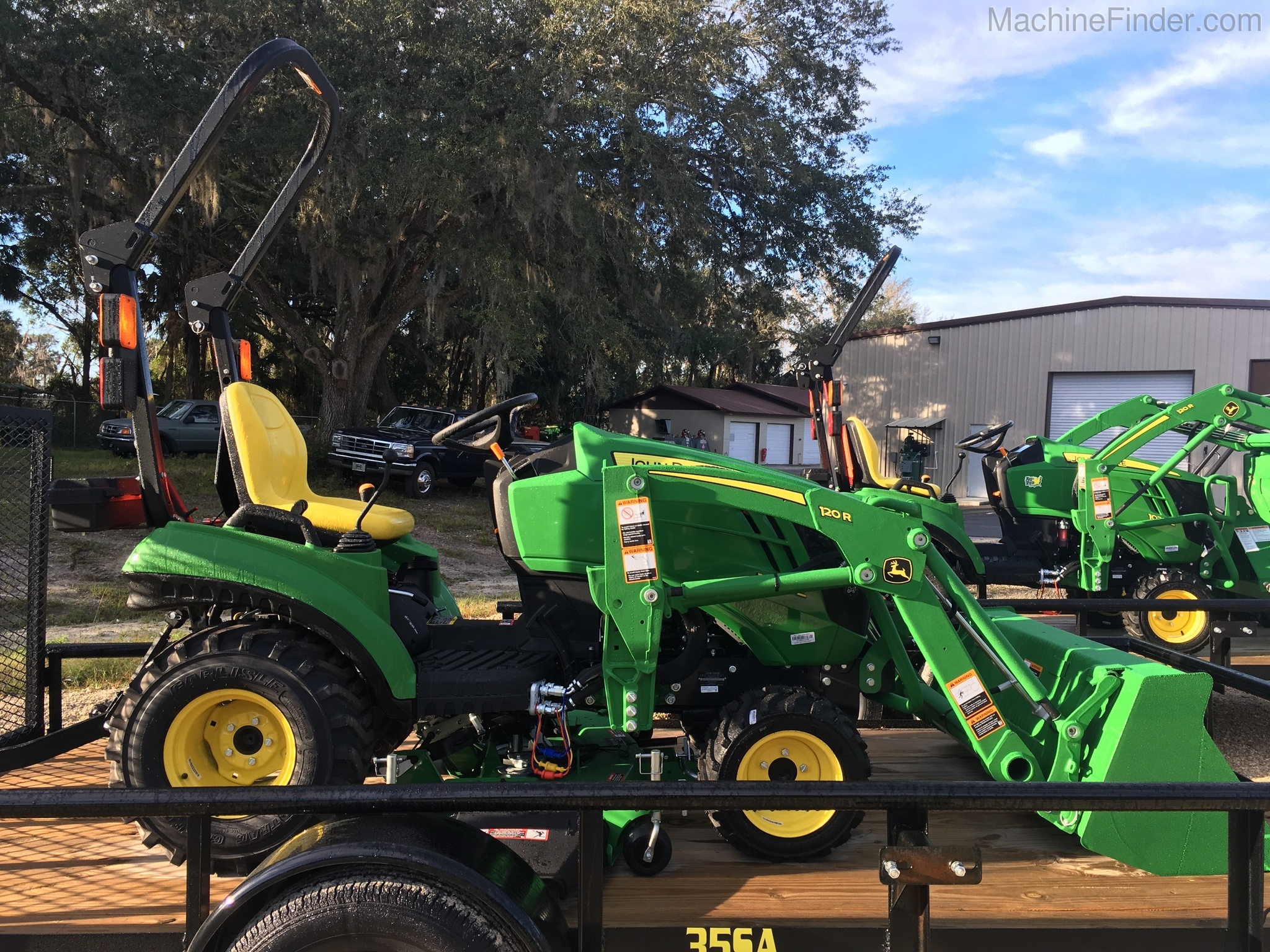 2020 John Deere 1023E BELLY MOWER TRAILER PACKAGE Image 4