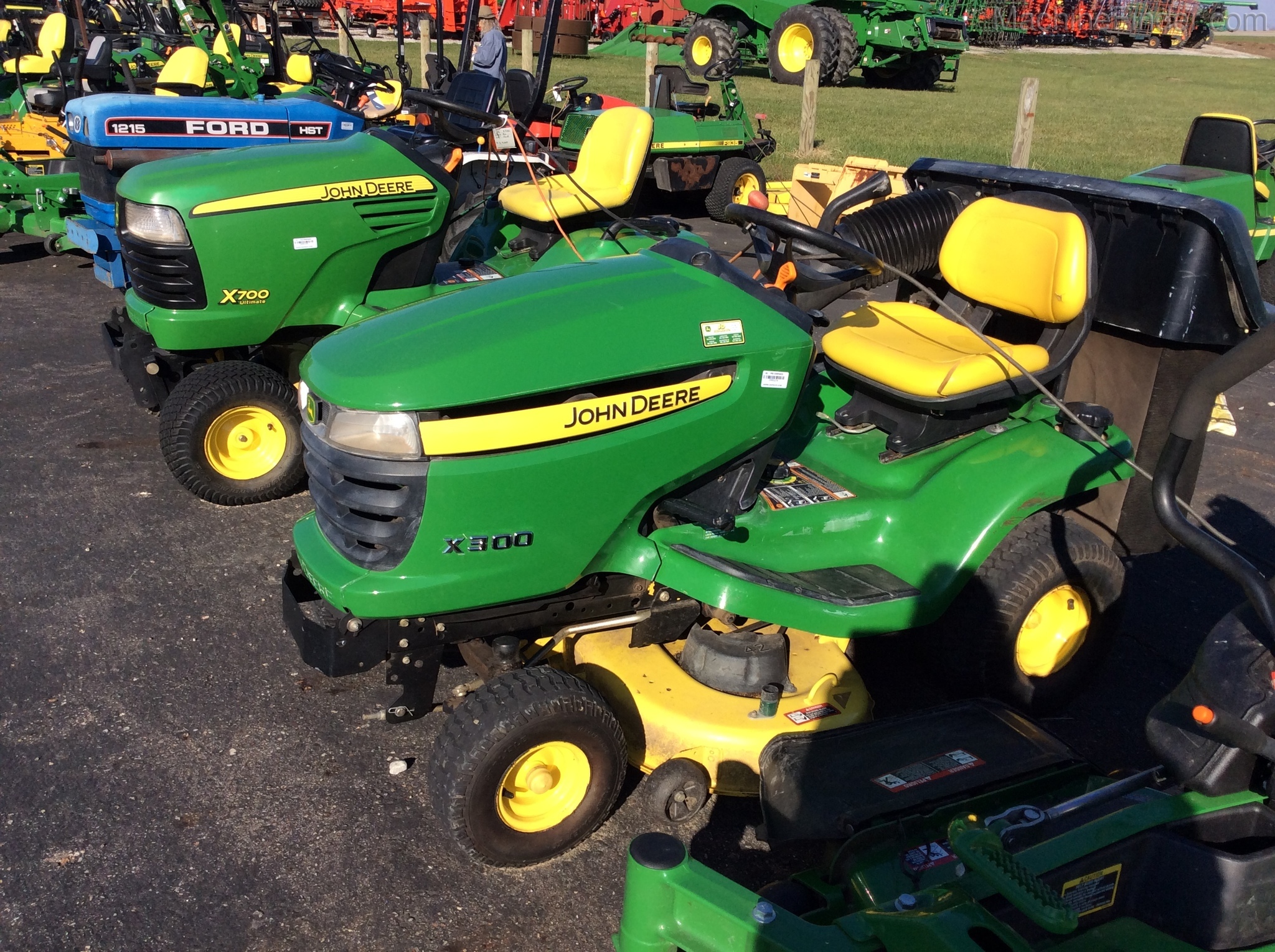2009 John Deere X300 Image 1