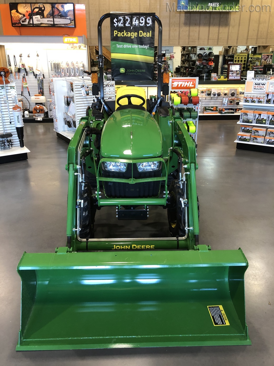 2020 John Deere 3038E Image 3