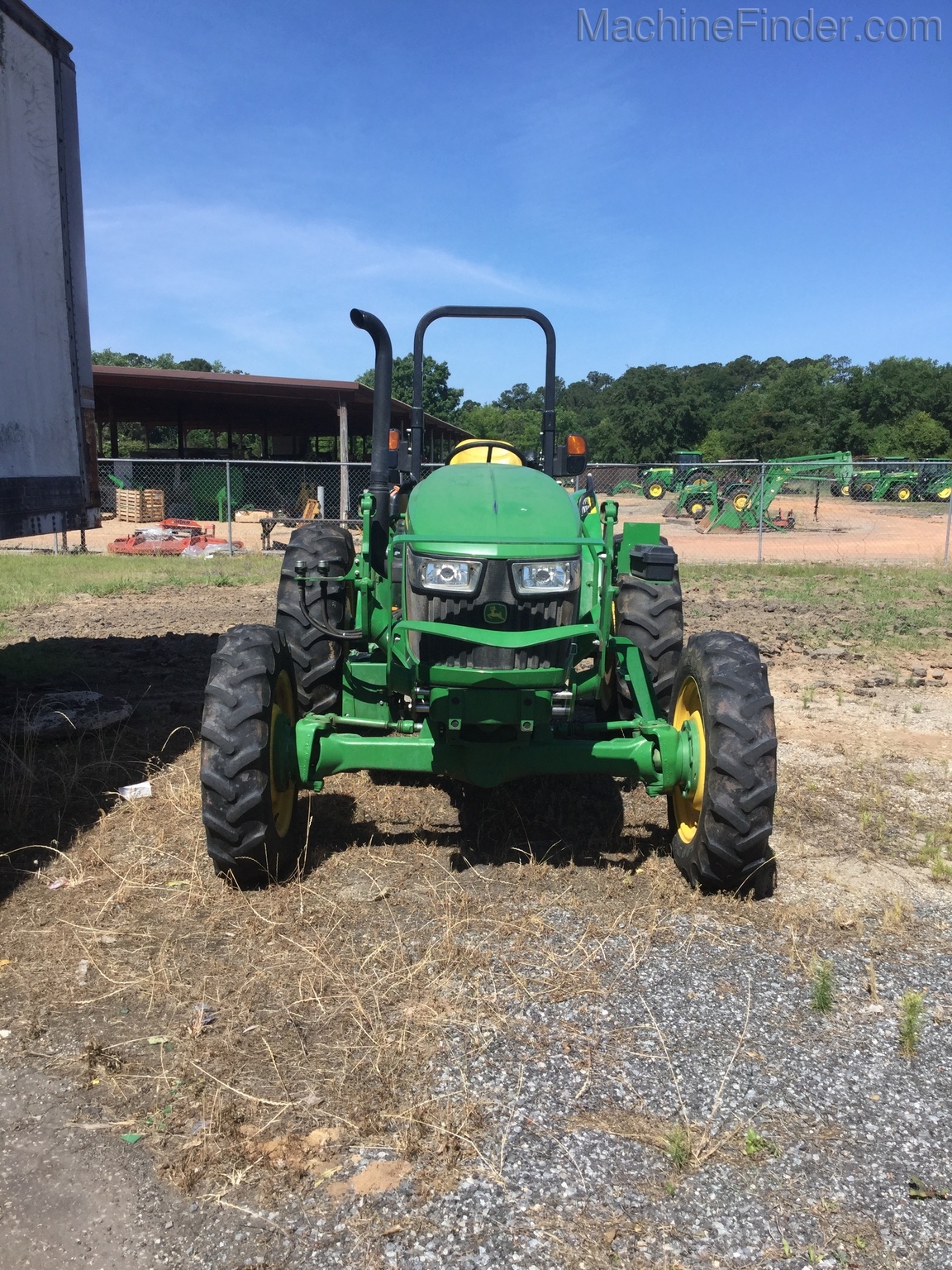 2018 John Deere 5045E Image 3