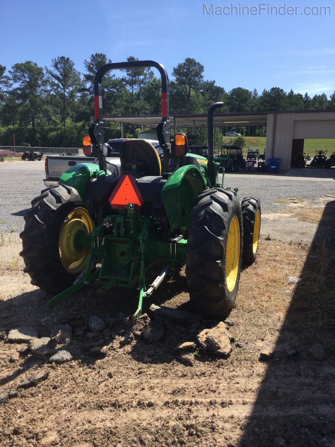 2018 John Deere 5045E Image 2