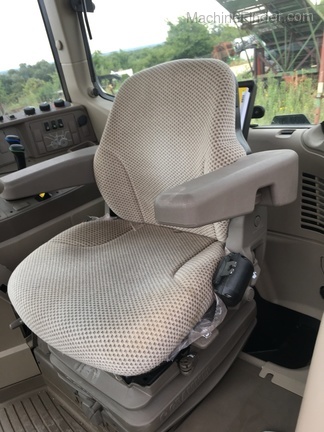 2018 John Deere 6120M Image 8