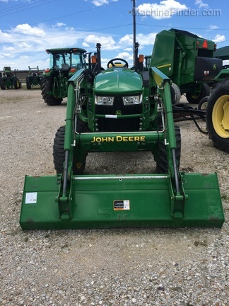 2018 John Deere 4044M Image 2