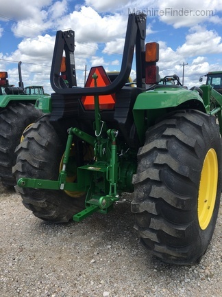 2018 John Deere 4044M Image 5