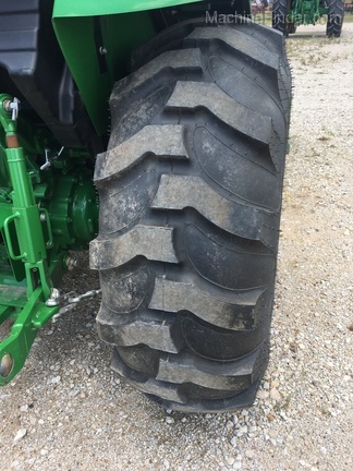 2018 John Deere 4044M Image 6