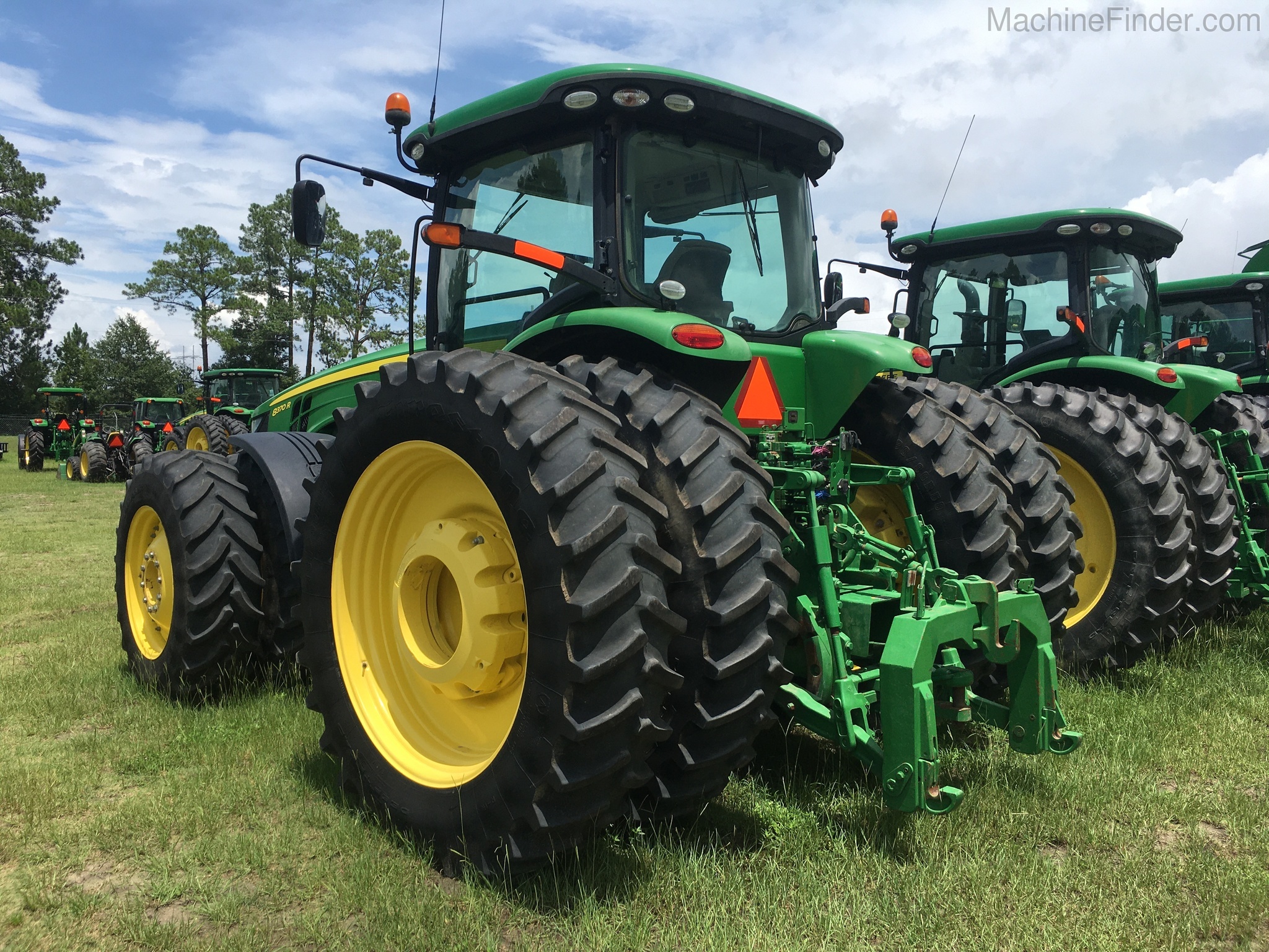 2015 John Deere 8370R Image 3