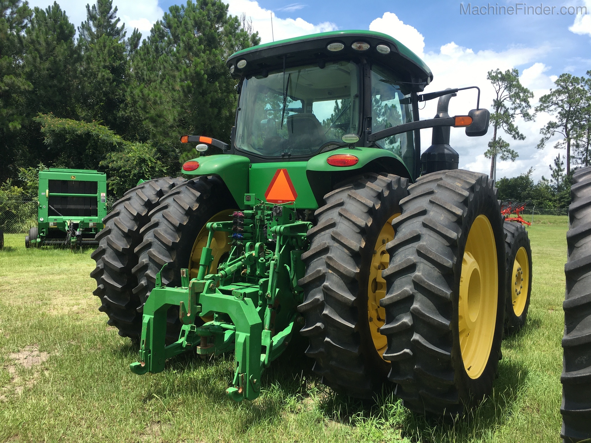 2015 John Deere 8370R Image 4