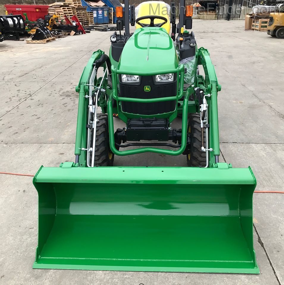 2020 John Deere 2025R Image 2