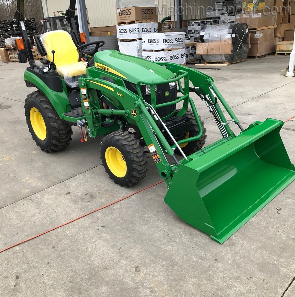 2020 John Deere 2025R Image 3