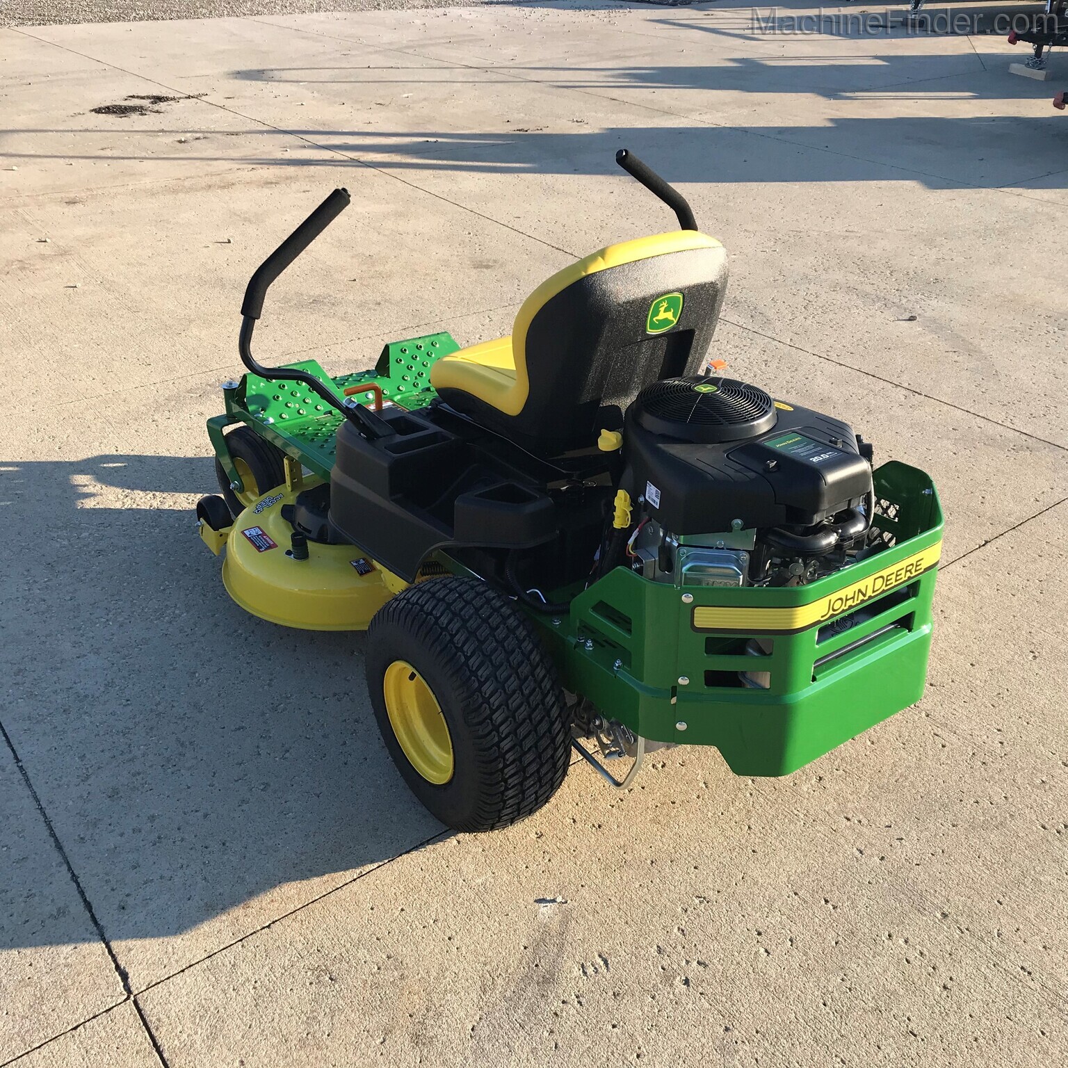 2021 John Deere Z335E Image 6