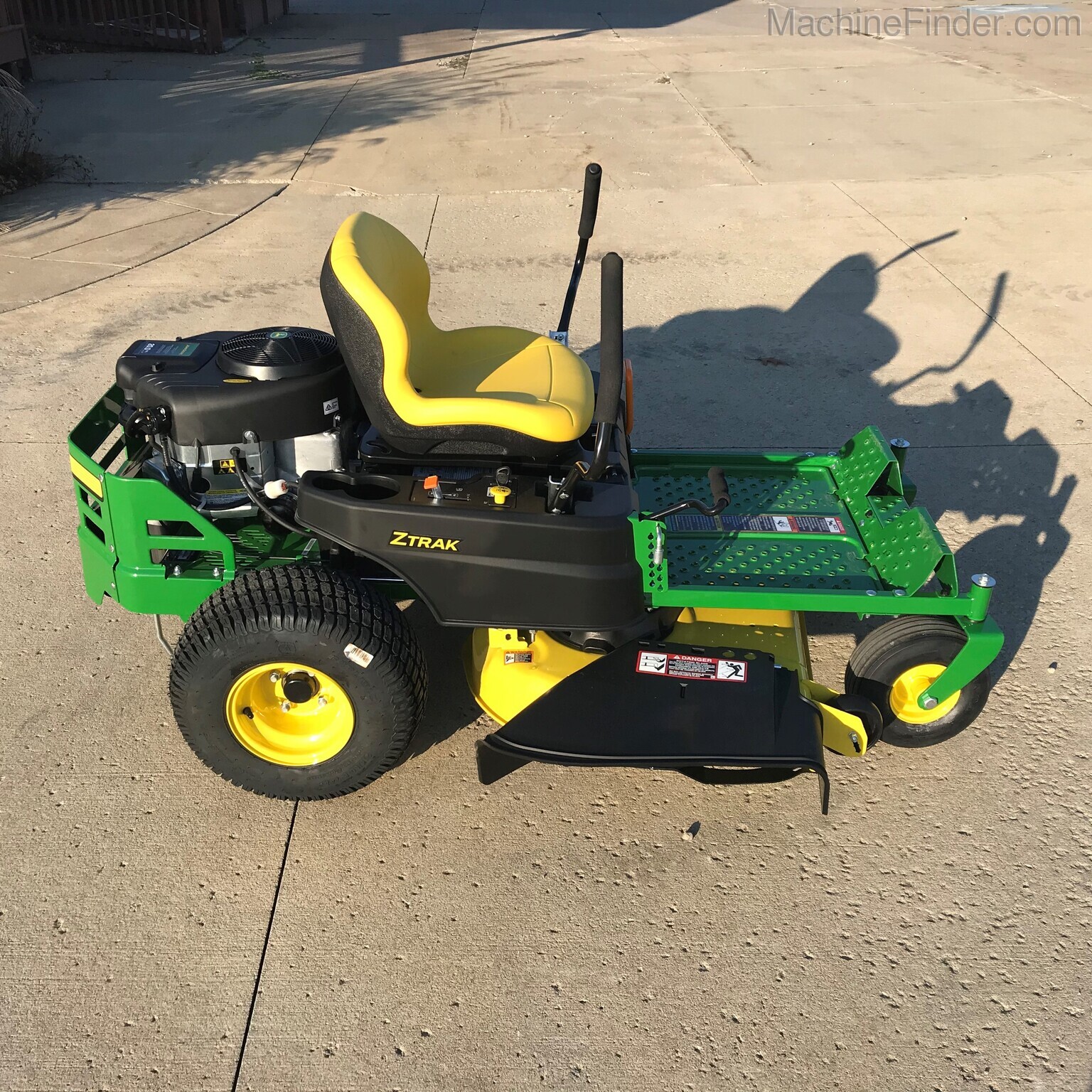 2021 John Deere Z335E Image 5