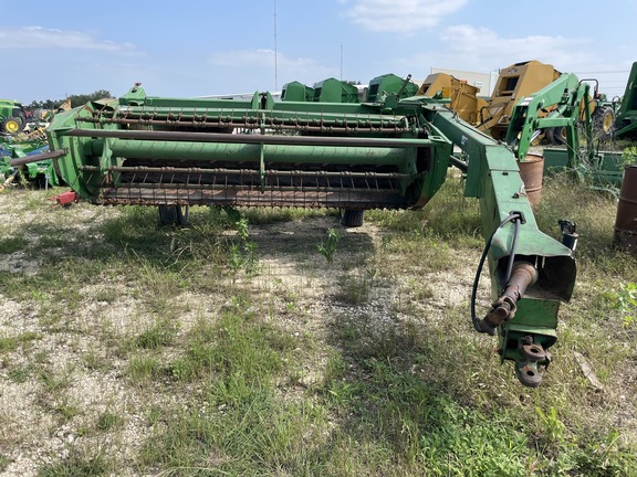 1995 John Deere 820 Image 1