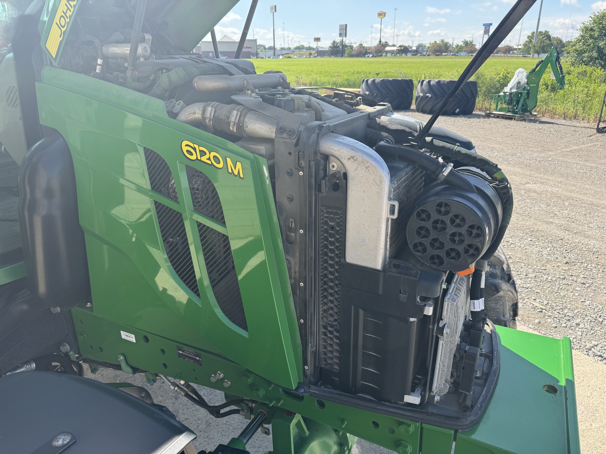 2020 John Deere 6120M Image 7