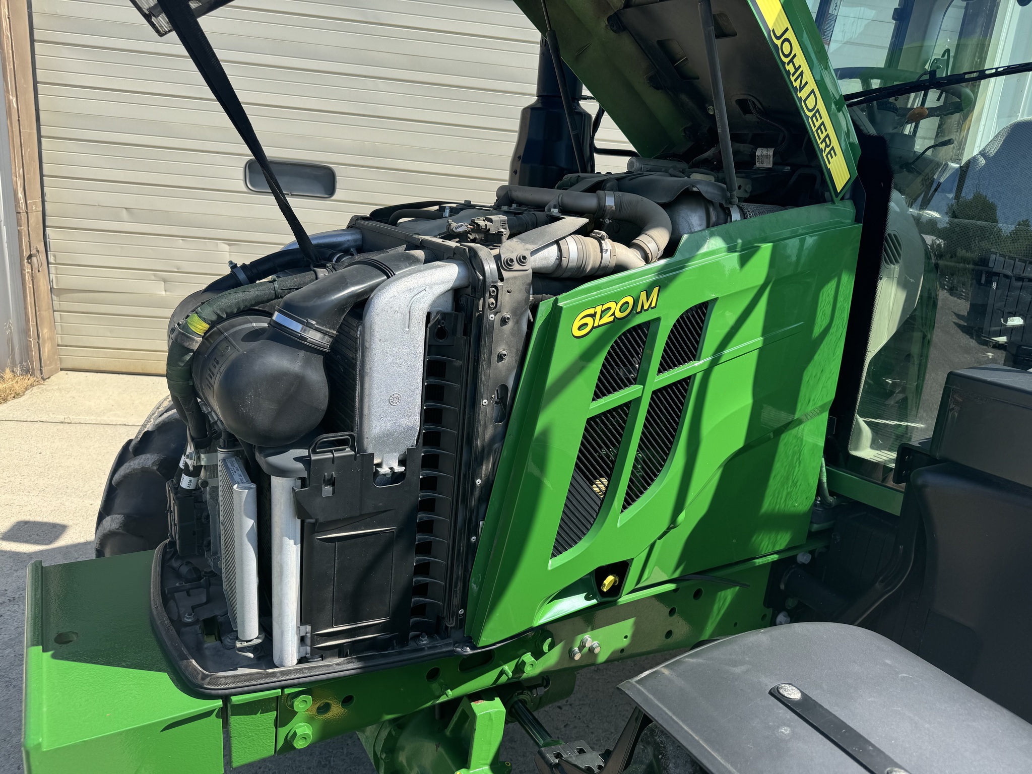 2020 John Deere 6120M Image 5