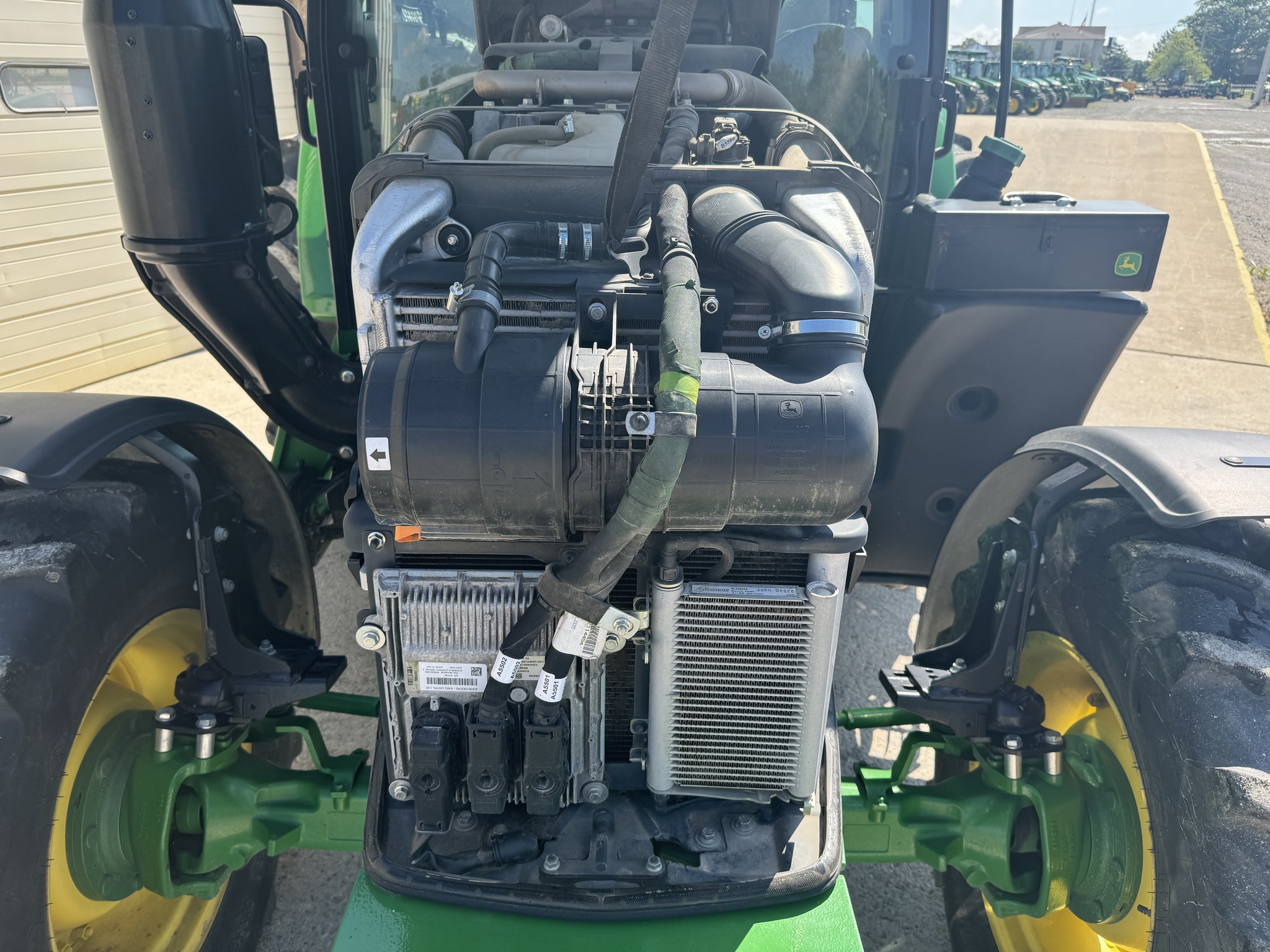 2020 John Deere 6120M Image 6